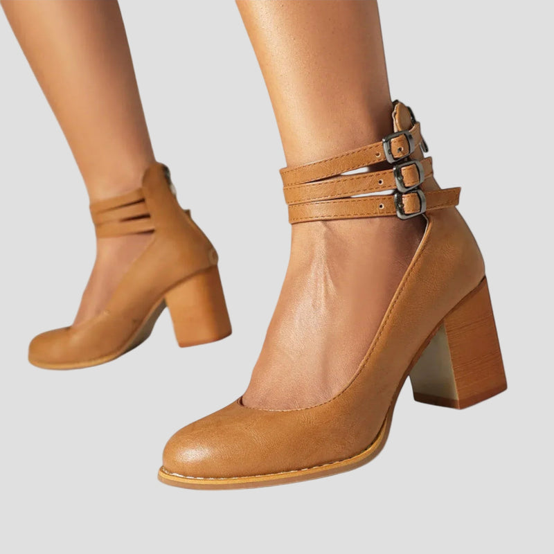 Simona- Batai su kulkšnies dirželiu